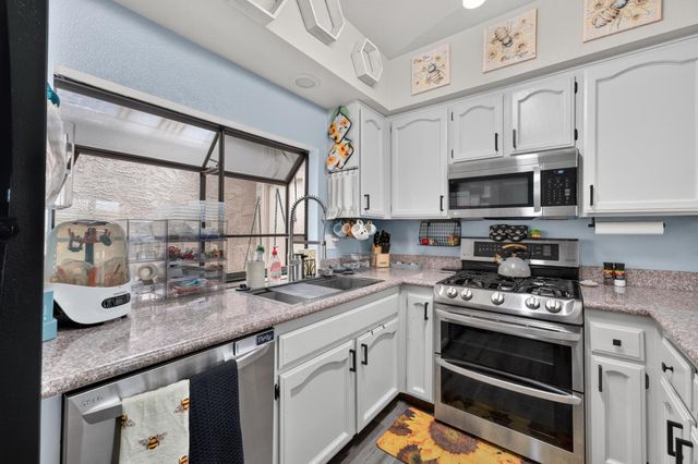 4529 Galbrath Dr, Sacramento, CA 95842