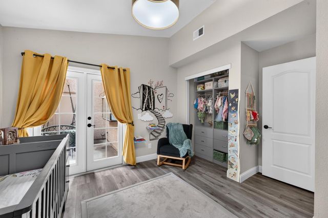 4529 Galbrath Dr, Sacramento, CA 95842