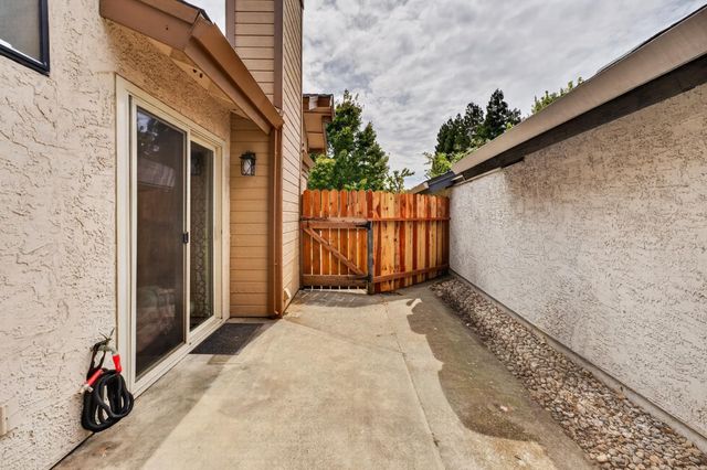 4529 Galbrath Dr, Sacramento, CA 95842