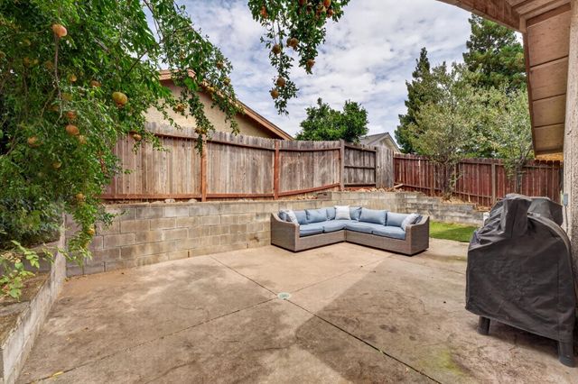 4529 Galbrath Dr, Sacramento, CA 95842