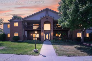 9696 Sawgrass Court 6, Van Buren Charter Township, MI 48111