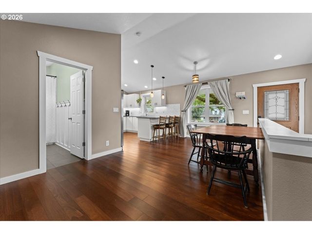 16366 FRONT Ave, Oregon City, OR 97045