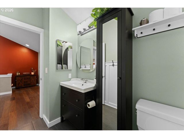 16366 FRONT Ave, Oregon City, OR 97045