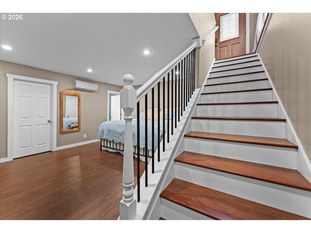 16366 FRONT Ave, Oregon City, OR 97045
