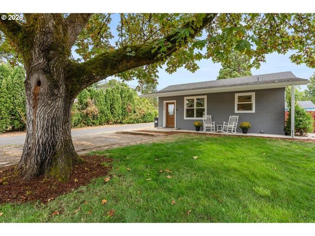 16366 FRONT Ave, Oregon City, OR 97045