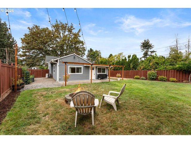 16366 FRONT Ave, Oregon City, OR 97045