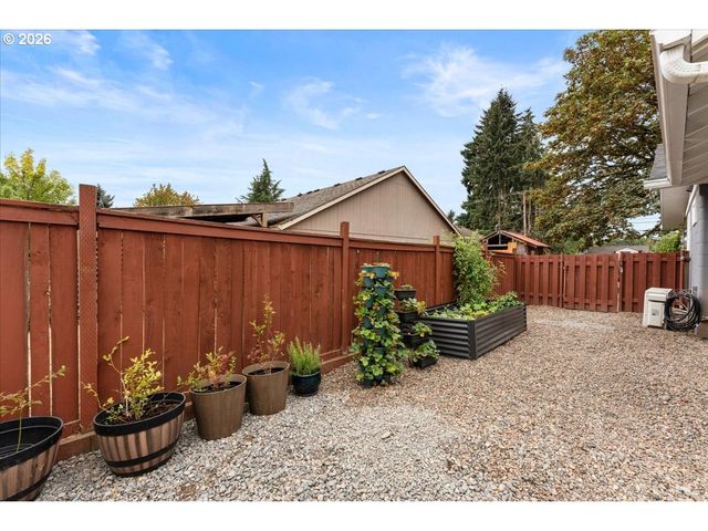 16366 FRONT Ave, Oregon City, OR 97045