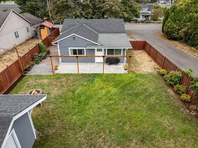 16366 FRONT Ave, Oregon City, OR 97045
