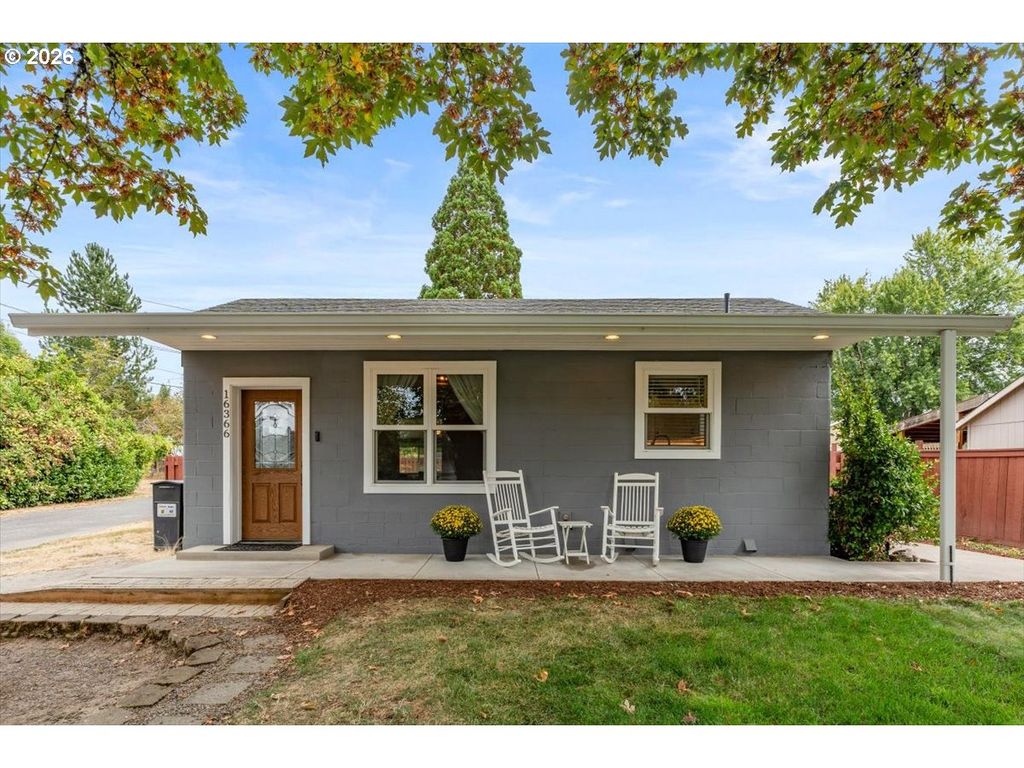 16366 FRONT Ave, Oregon City, OR 97045