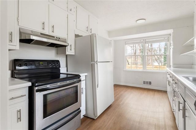 584 Fieldstream Way, Lawrenceville, GA 30044