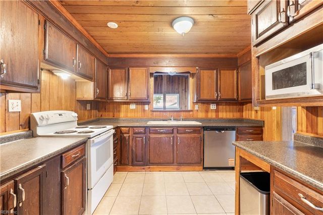 308 Charles ST, Elizabeth City, NC 27909