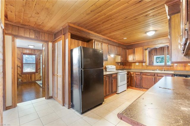 308 Charles ST, Elizabeth City, NC 27909