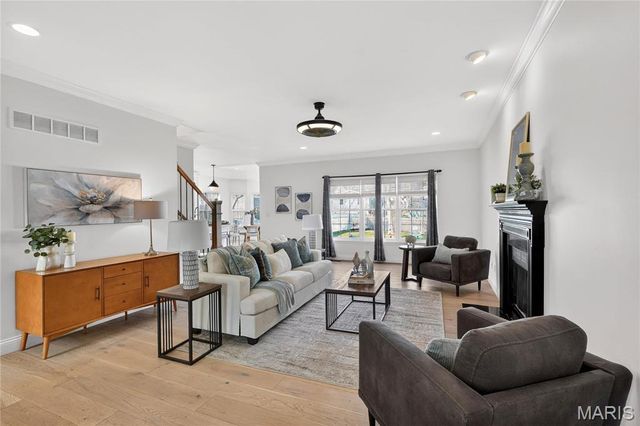 811 N Harrison Avenue, Kirkwood, MO 63122