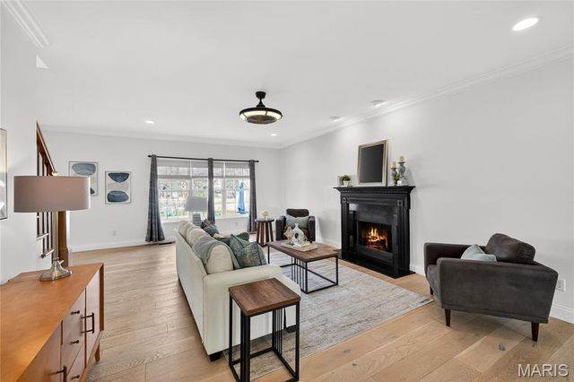 811 N Harrison Avenue, Kirkwood, MO 63122