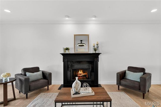 811 N Harrison Avenue, Kirkwood, MO 63122