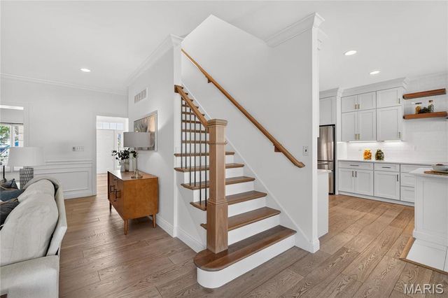 811 N Harrison Avenue, Kirkwood, MO 63122