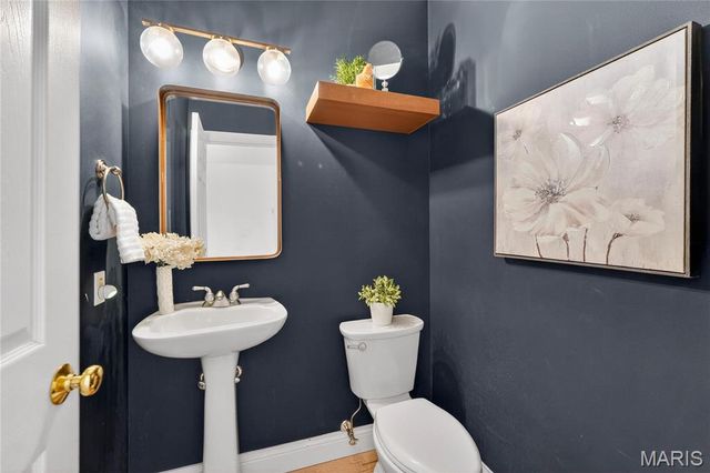 811 N Harrison Avenue, Kirkwood, MO 63122