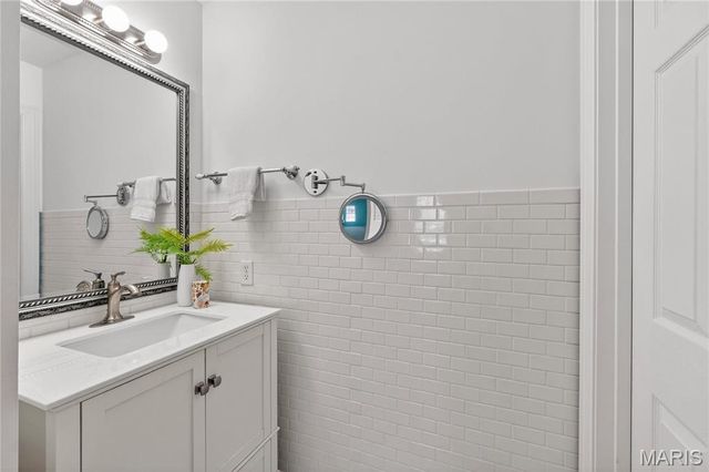 811 N Harrison Avenue, Kirkwood, MO 63122