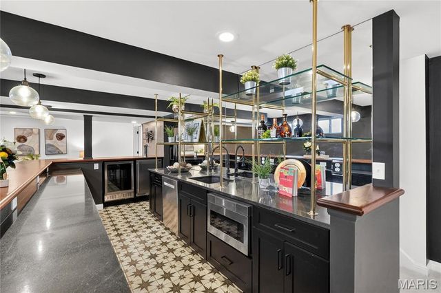 811 N Harrison Avenue, Kirkwood, MO 63122