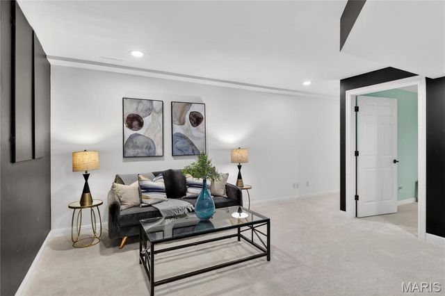 811 N Harrison Avenue, Kirkwood, MO 63122