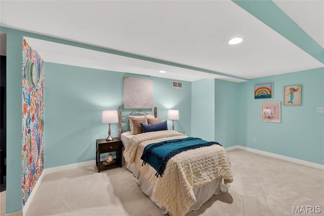 811 N Harrison Avenue, Kirkwood, MO 63122