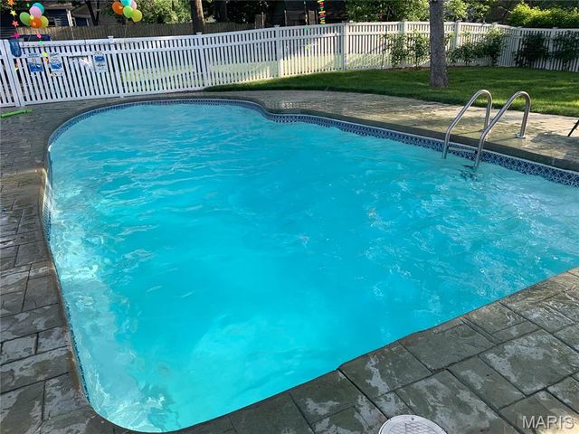 811 N Harrison Avenue, Kirkwood, MO 63122