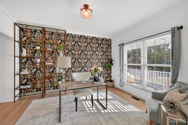 811 N Harrison Avenue, Kirkwood, MO 63122