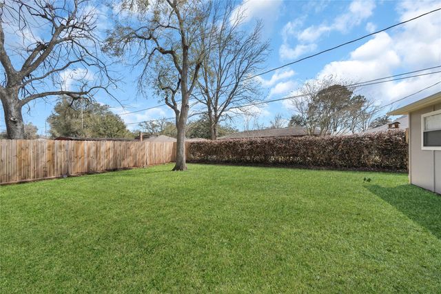 143 Bluebonnet Street, Sugar Land, TX 77478