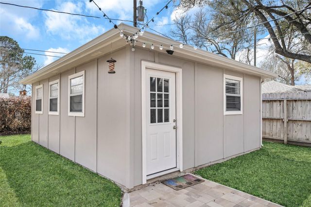 143 Bluebonnet Street, Sugar Land, TX 77478