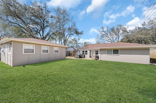 143 Bluebonnet Street, Sugar Land, TX 77478