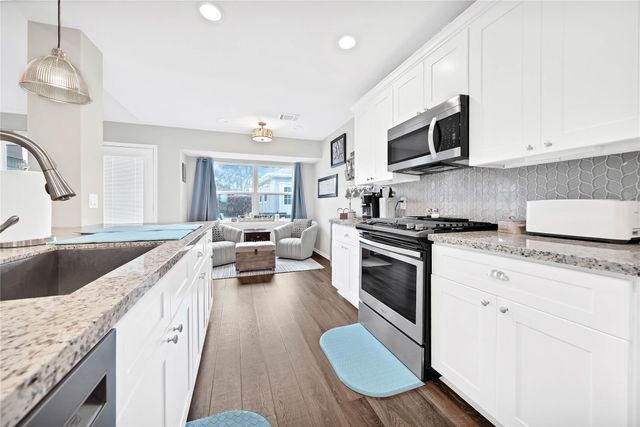 143 Bluebonnet Street, Sugar Land, TX 77478