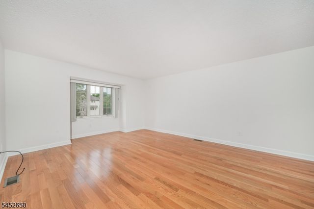 15 Starling Way, Berkeley Heights Twp., NJ 07922