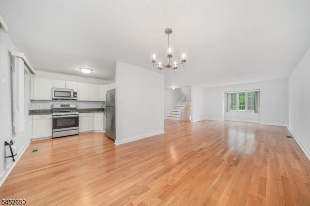15 Starling Way, Berkeley Heights Twp., NJ 07922