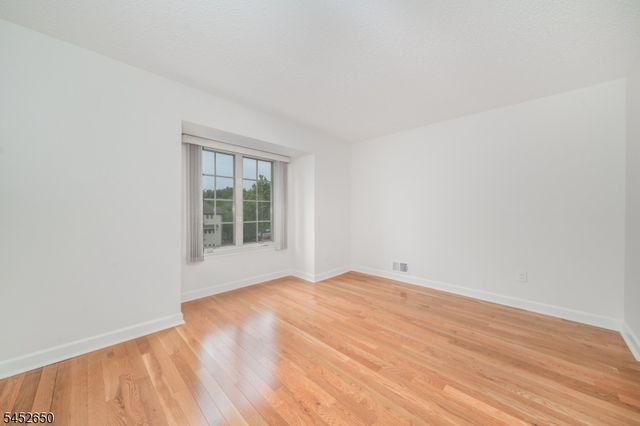 15 Starling Way, Berkeley Heights Twp., NJ 07922