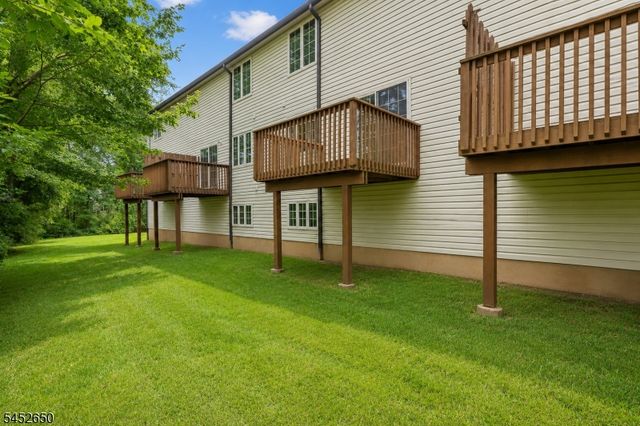 15 Starling Way, Berkeley Heights Twp., NJ 07922