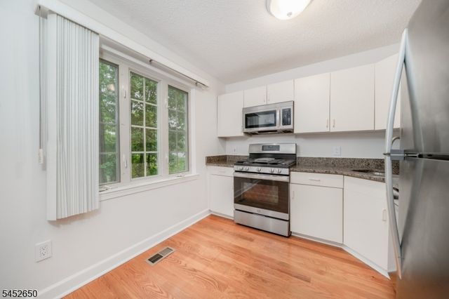 15 Starling Way, Berkeley Heights Twp., NJ 07922