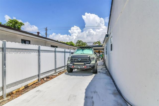 6575 SW 39th Terrace, Miami, FL 33155