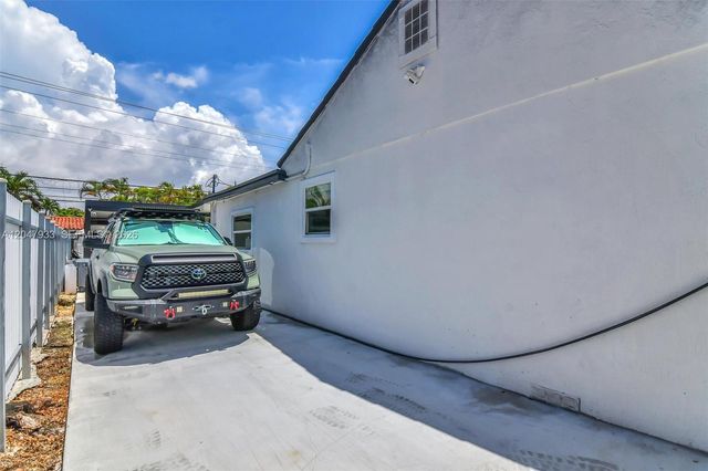 6575 SW 39th Terrace, Miami, FL 33155