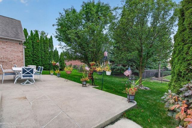 47857 Kent Drive, Macomb, MI 48044