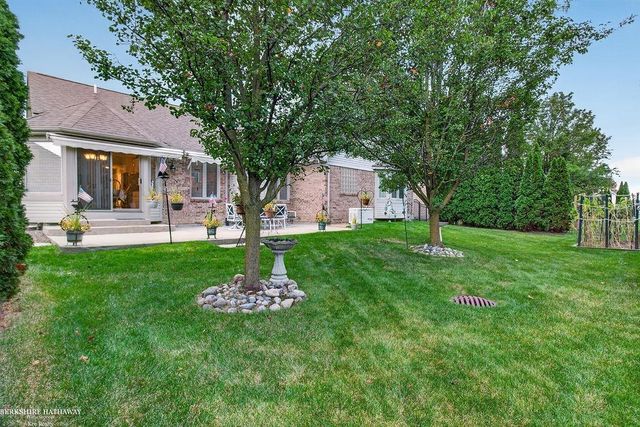 47857 Kent Drive, Macomb, MI 48044