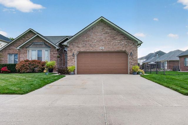 47857 Kent Drive, Macomb, MI 48044