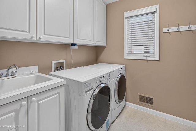 47857 Kent Drive, Macomb, MI 48044