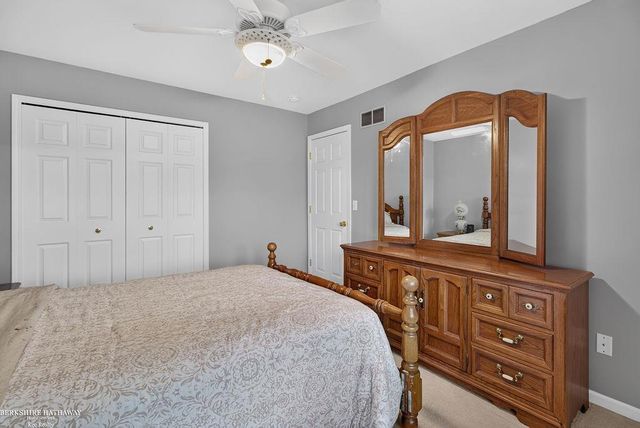 47857 Kent Drive, Macomb, MI 48044