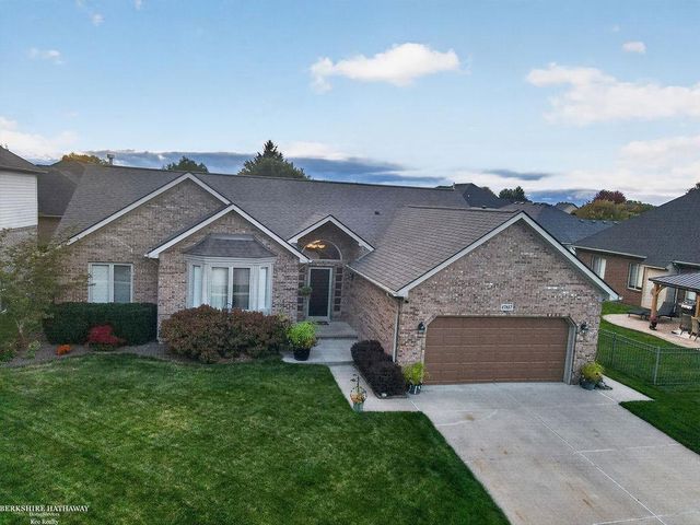 47857 Kent Drive, Macomb, MI 48044
