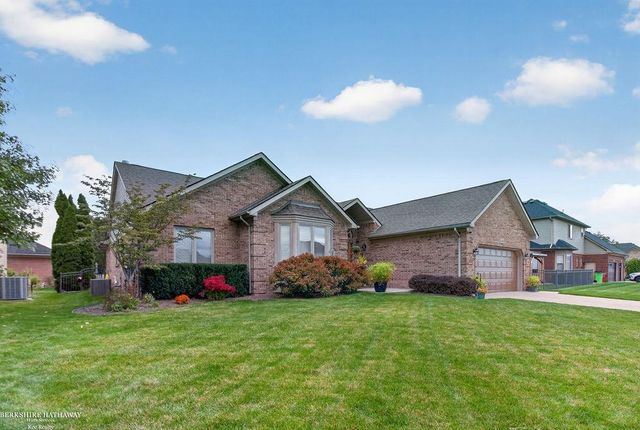 47857 Kent Drive, Macomb, MI 48044