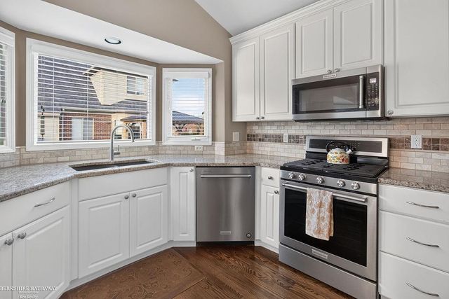 47857 Kent Drive, Macomb, MI 48044