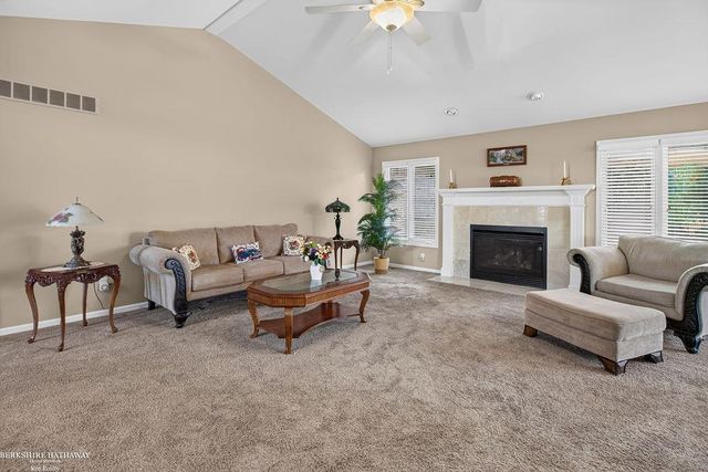 47857 Kent Drive, Macomb, MI 48044