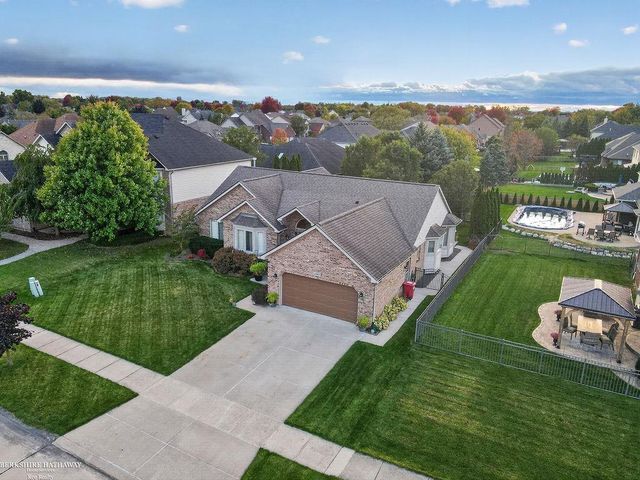 47857 Kent Drive, Macomb, MI 48044