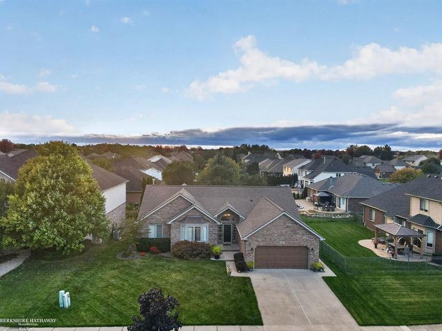 47857 Kent Drive, Macomb, MI 48044