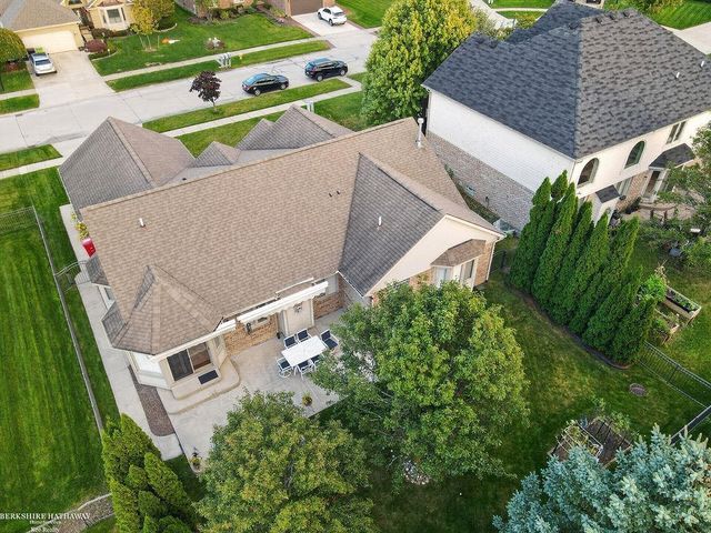 47857 Kent Drive, Macomb, MI 48044